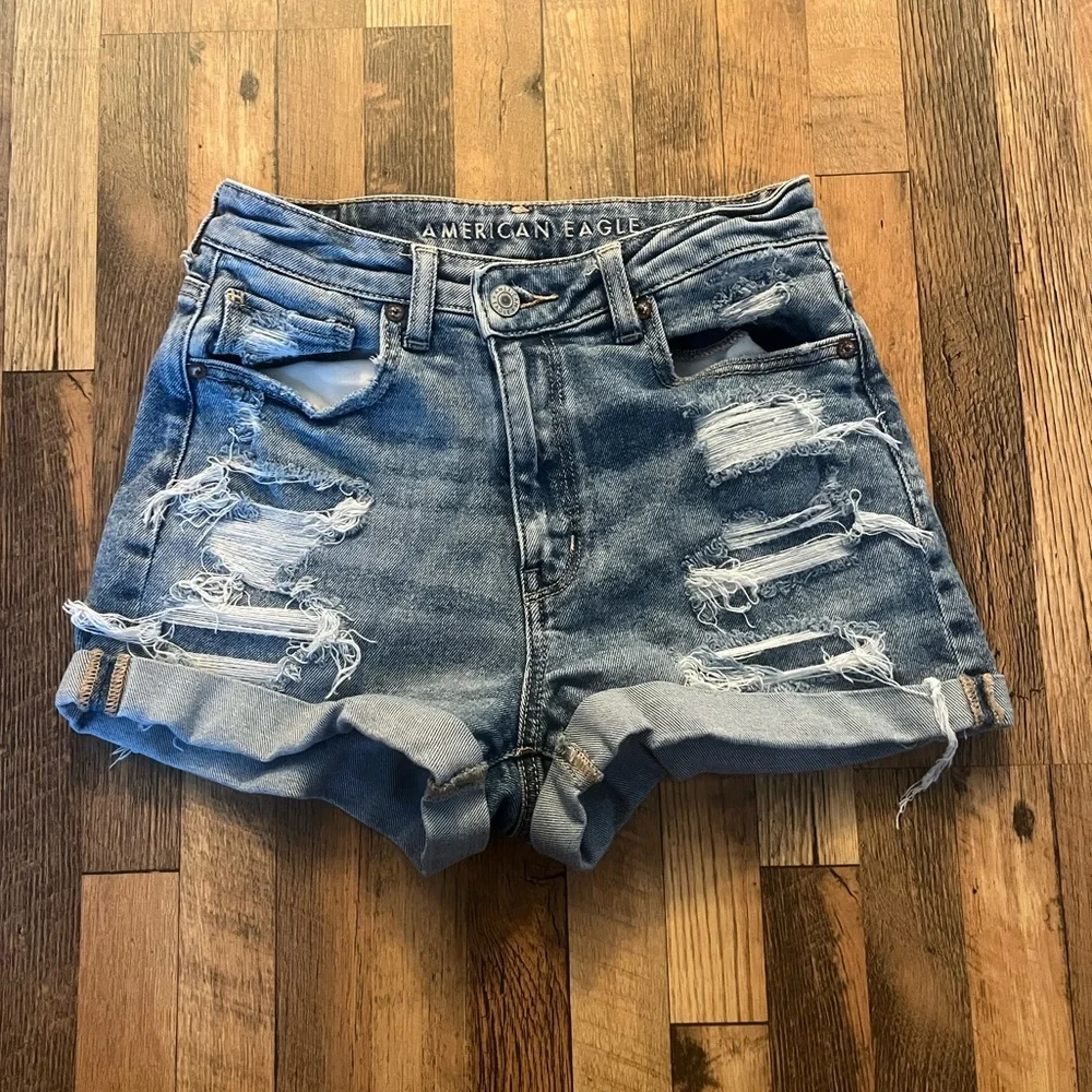 American Eagle Outfitters Women's Ripped Blue Size 2 Jean Mom Shorts - Picture 1 of 6